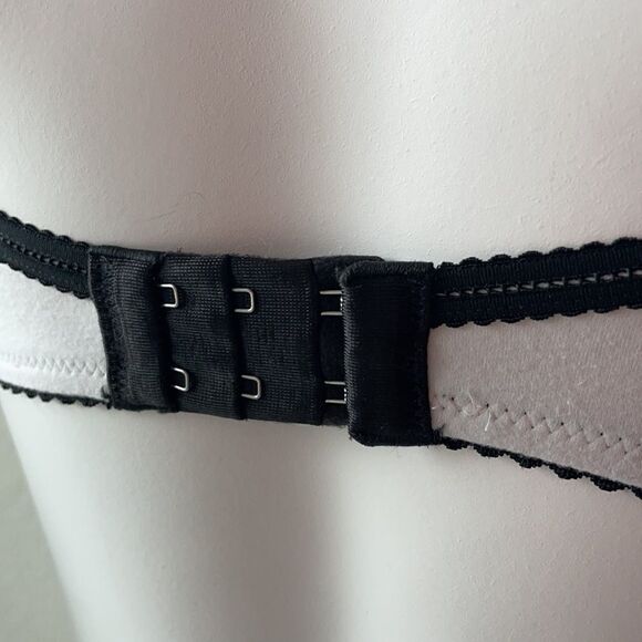 Victoria’s Secret 💋 Body by Victoria push-up Bra • 34D • like new! 💕•36 | 1572 - Picture 4 of 12